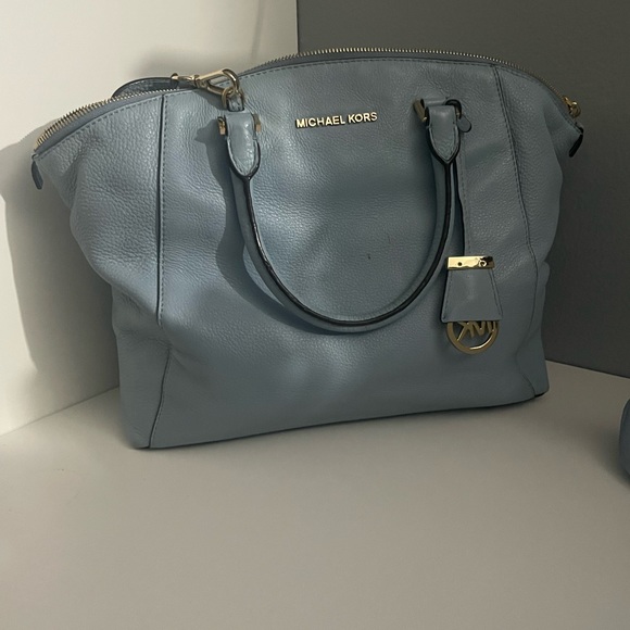 Michael Kor’s Handbag - Picture 2 of 14